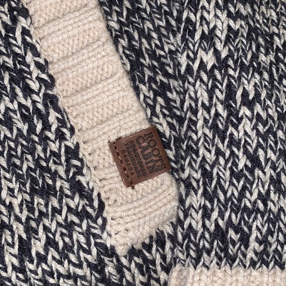 Roots Canada Grey, Cream, and Red Cabin Sweater - Girl’s Size Large - Picture 7 of 8